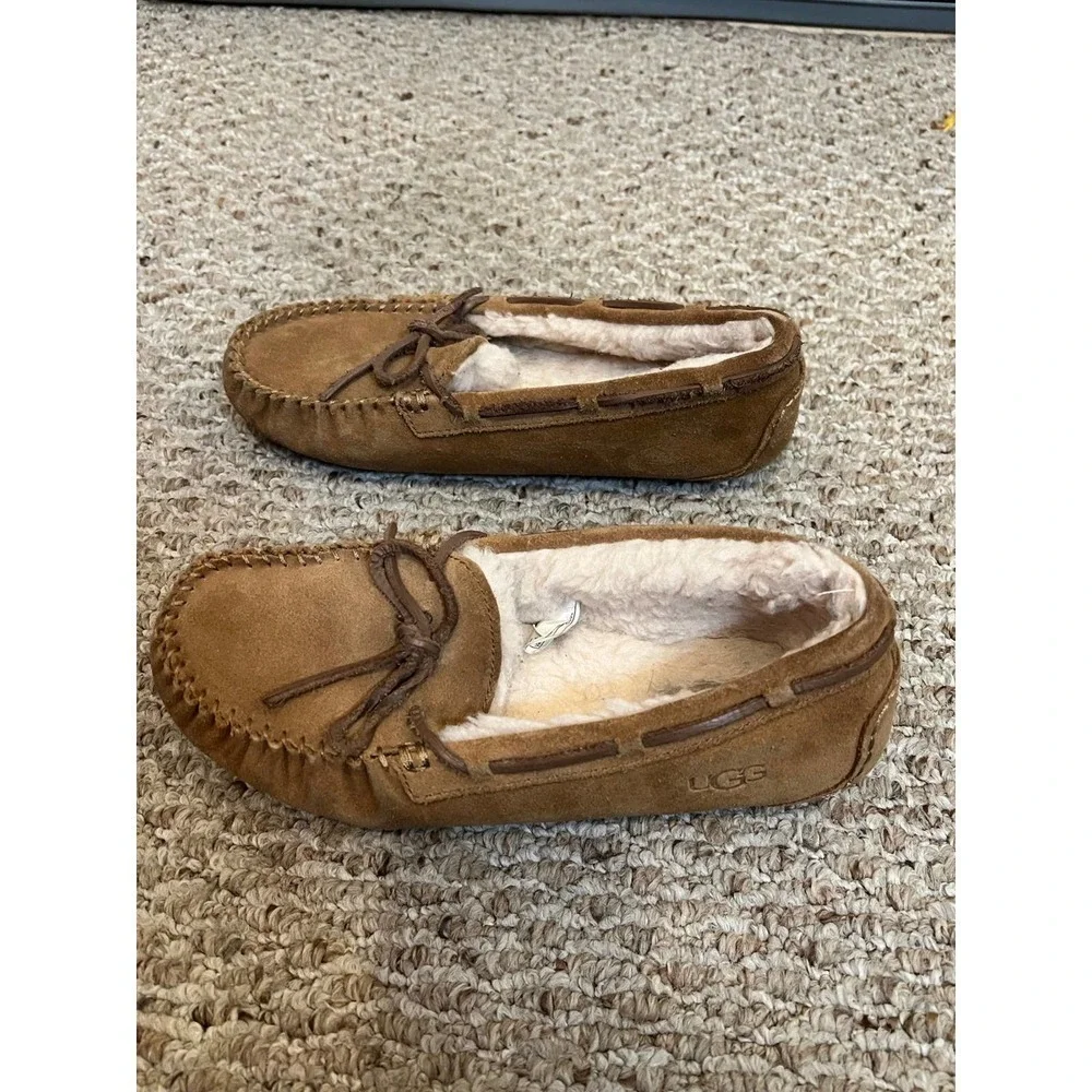 UGG kids Dakota slippers